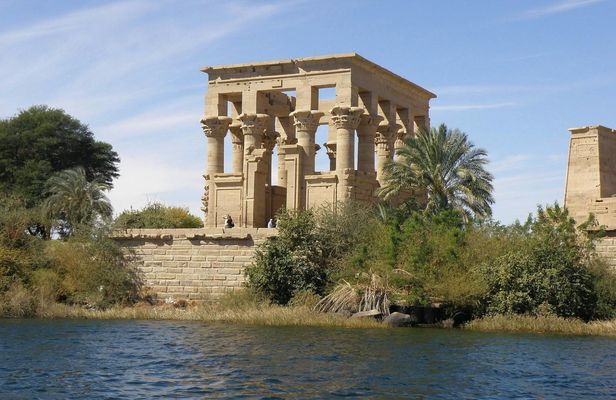7-day Tour of Luxor and Aswan Highlights aboard Jaz Crown Jubilee