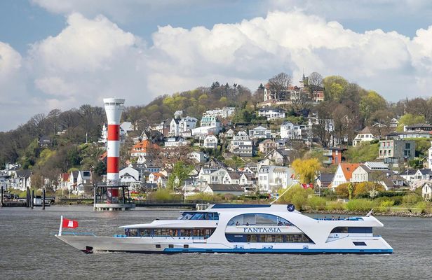 Hamburg 2-hour Harbor Cruise Towards Blankenese