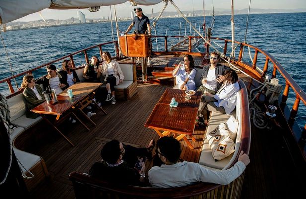 Barcelona Chill Out catamaran tour with lounge music