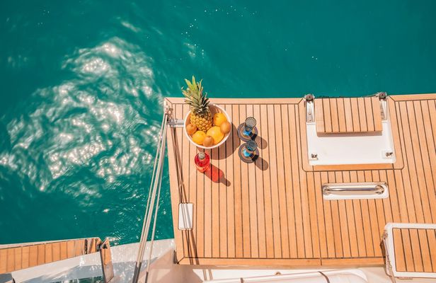 Athens Private Full-Day Sailing Cruise with Greek Meal