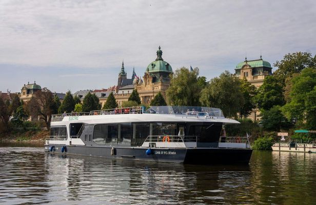 Prague one-hour cruise