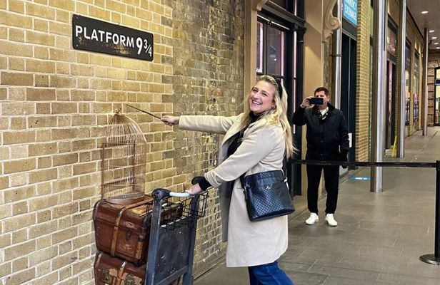 Harry Potter walking tour of London with platform 9 3-4
