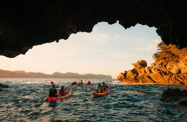 Alcudia guided sea kayaking tour with snorkeling
