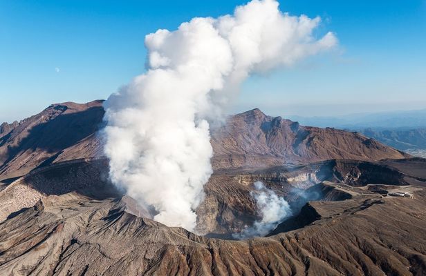 Aso Volcano, Onsen and Aso Shrine Full Day Tour from Fukuoka