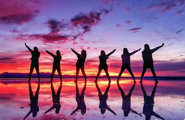 Starlight Experience at Salar de Uyuni with Sunset Viewing