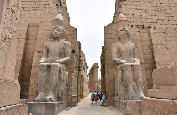 7-day Tour of Luxor and Aswan on Steigenberger Legacy Cruise