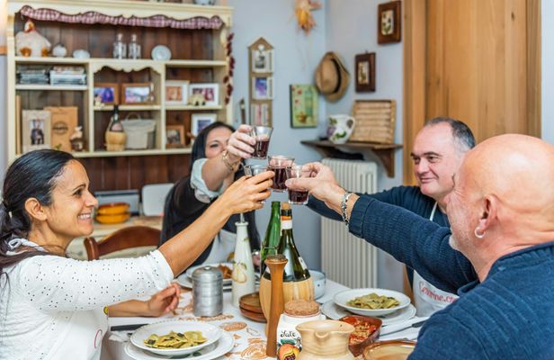 Dining Experience and Cooking Show at a Cesarina's Home in Perugia
