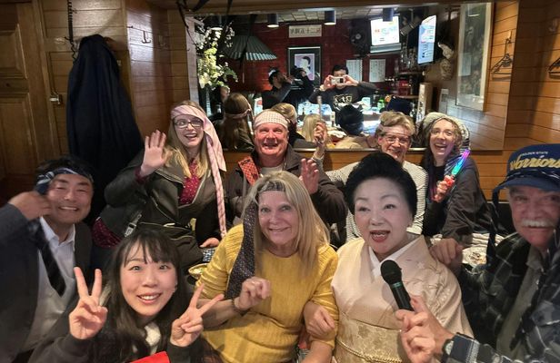 Tokyo by Night with Ginza Snack Bar Experience