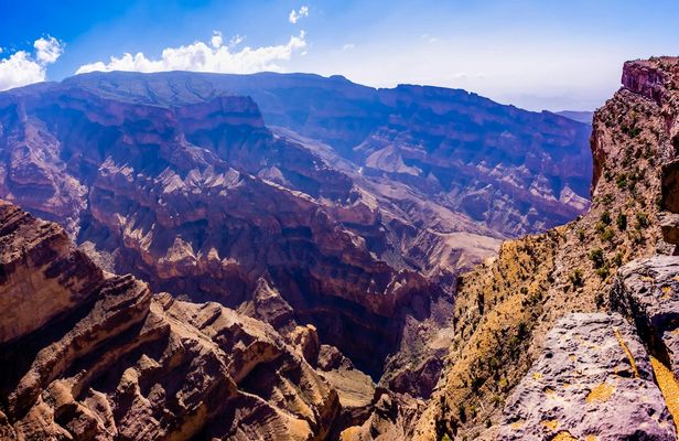 Nizwa and Jebel Shams Guided Tour with Lunch