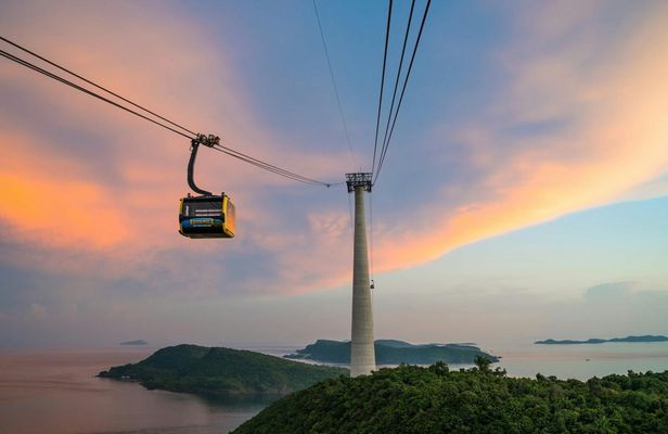 Phu Quoc 4 islands speedboat tour with cable car ride and lunch