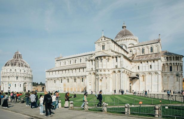 Transfer service to Pisa from Livorno