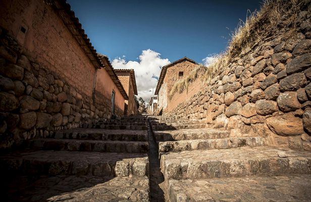 Full-Day Tour of Chinchero, Yucay Museum and Ollantaytambo Fortress