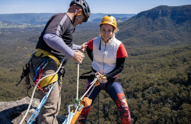 Blue Mountains half-day abseiling adventure