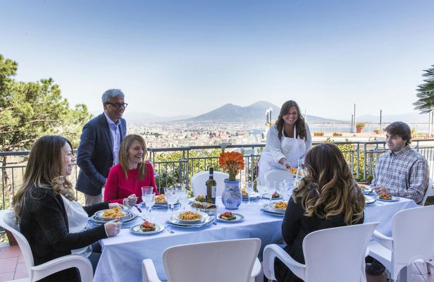 Cooking class and tasting at a Cesarina's home in Naples