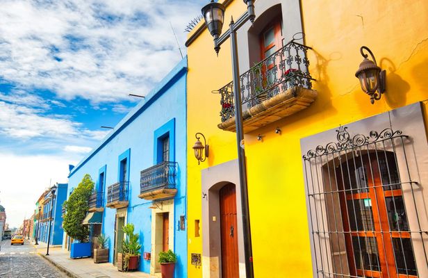 Guided Tour of Oaxaca City's Historic Sites and Local Market