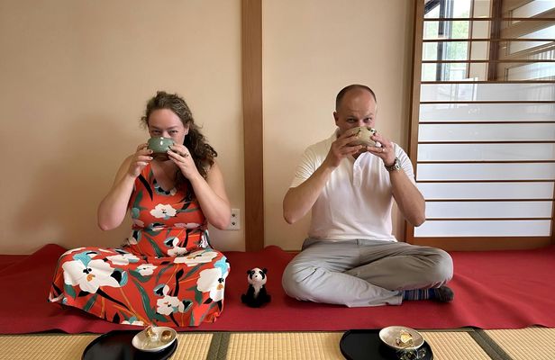 Osaka Culinary Journey with Ramen, Sushi and Tea Ceremony