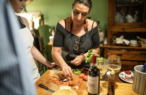 Cooking class and tasting at a Cesarina's home in Varenna