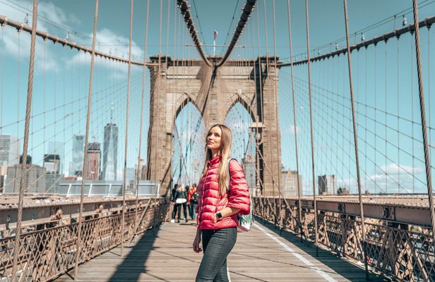 Brooklyn Bridge and DUMBO 2 Hour Guided Walking Tour in New York