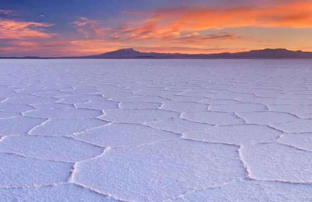 Starlight Experience at Salar de Uyuni with Sunrise Viewing