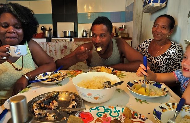 Cultural Dining Experience with a Local Family in Mindelo
