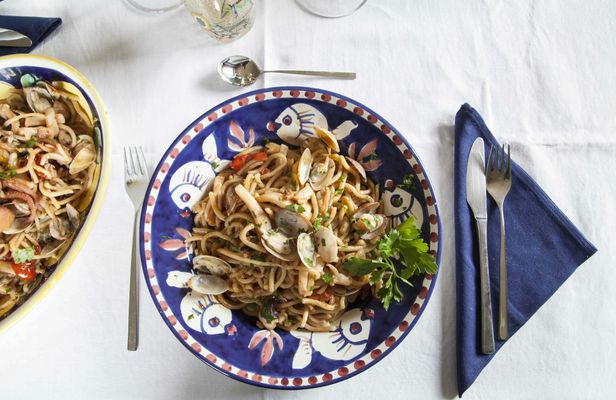 Market tour and dining experience at a Cesarina's home in Taormina