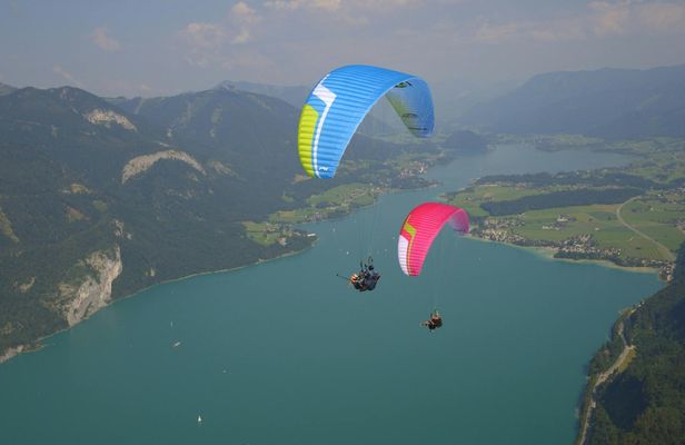 Tandem Paragliding above the Wolfgangsee in Salzkammergut