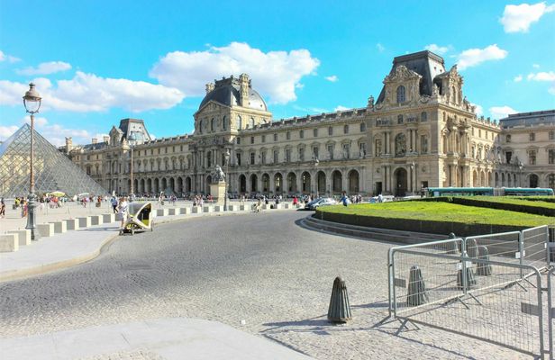 Louvre Museum Greatest Masterpieces Exclusive Small Group Tour
