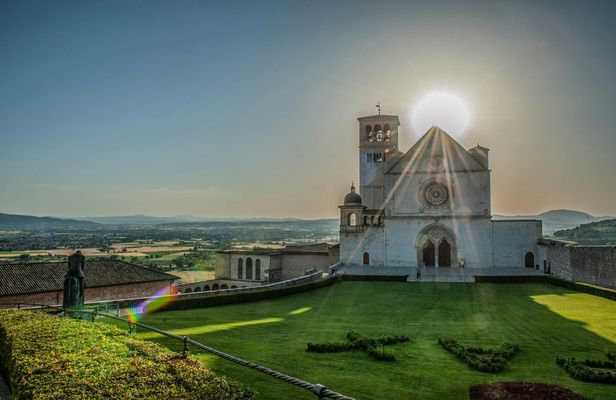 Guided Walking Tour of Historical Assisi with St. Francis Basilica