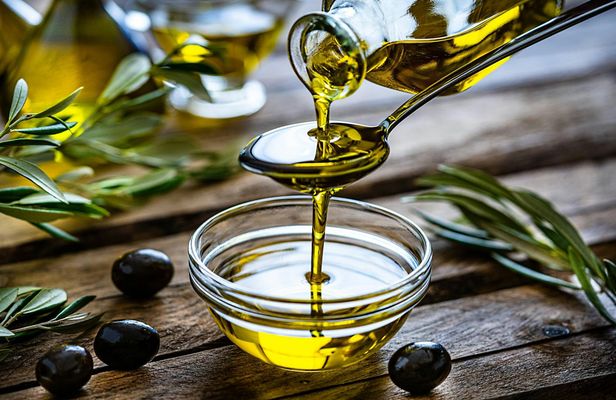Villa Castelli Guided Walking Tour with Olive Oil Tasting