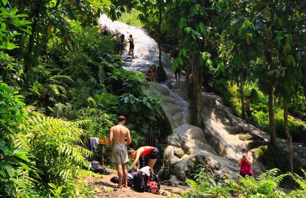 Chiang Mai Highlights Full-Day Guided Tour with Pickup