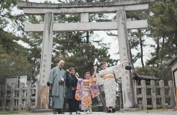 Kimono Dress-Up Experience in Kyoto