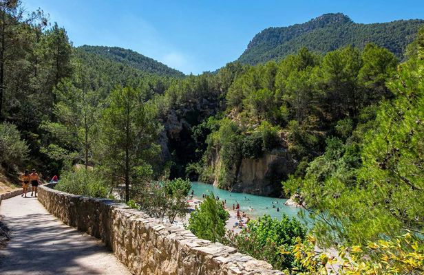 Montanejos Guided Hike with Natural Pools from Valencia