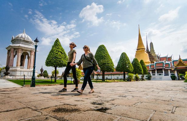Private tour of Bangkok's temples and Grand Palace with hotel pick-up