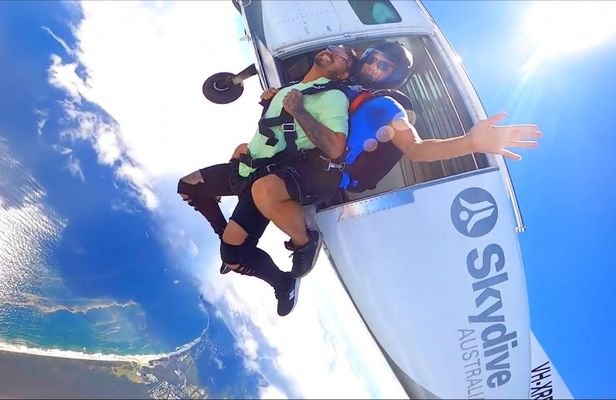 15,000Ft Byron Bay Skydive on a Weekday with Transfer from Gold Coast