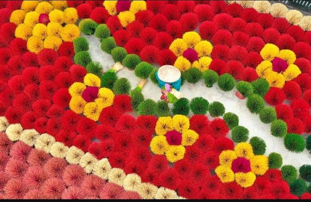 Incense Quang Phu Cau and Handicraft Villages Guided Tour