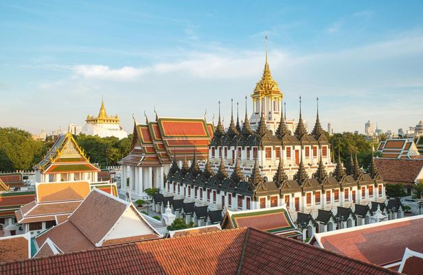 Golden Mount with Metal Castle and Giant Swing Tour in Bangkok