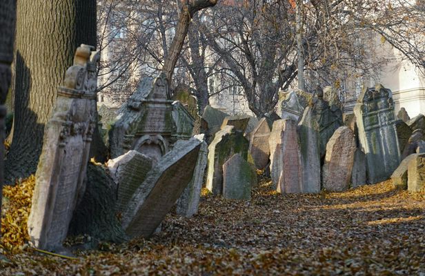 Self-guided discovery walk in Prague’s Jewish Quarter
