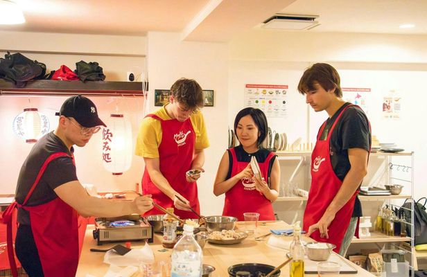 Izakaya Style Home Cooking Experience and Sake Pairing in Tokyo