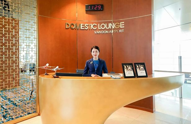 Access to the Van Don International Airport business lounge