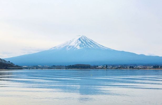 Day Trip to Mount Fuji, Yamanaka Lake, and Kawaguchiko Lake