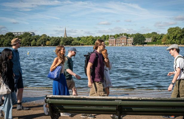 Kensington Palace and Westminster Walking Guided Tour