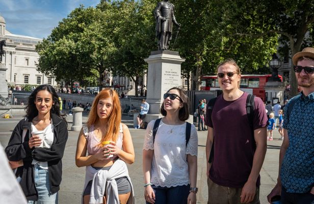 London Walking Tour with Entrance to the Sherlock Holmes Museum