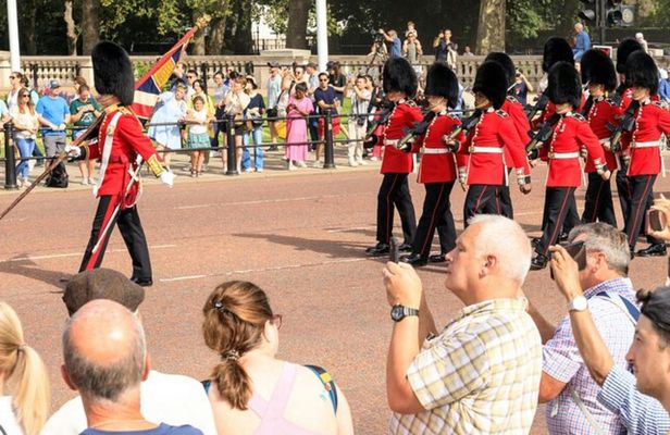 British Royalty walking tour including the Changing of the Guard