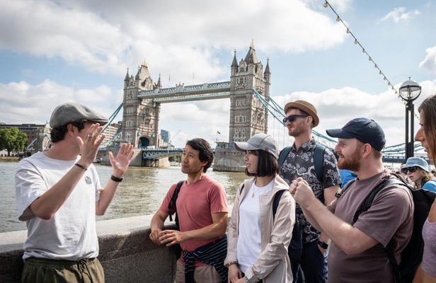 Top 30 London Sights Private Walking Tour with a Local Guide