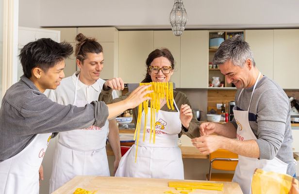Tagliatelle and Bolognese Sauce Pasta Making Class in Bologna