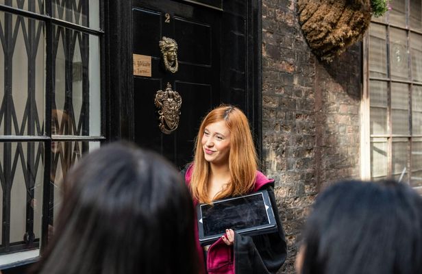 Harry Potter Film Location Guided Walking Tour and Thames Cruise