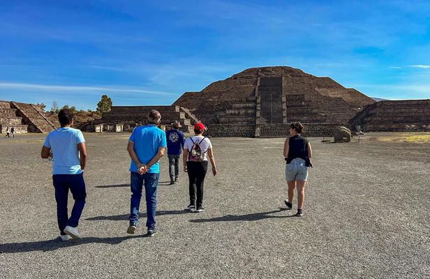 Early Teotihuacan guided tour