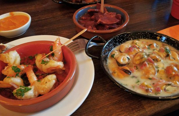 Tapas tour in the Triana neighborhood