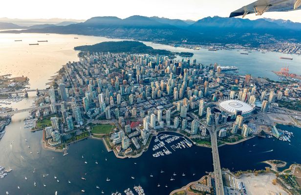 24- or 48-Hour Vancouver Hop-On Hop-Off Bus Tour with Live Guide