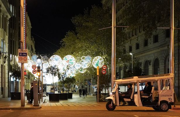 Barcelona Christmas Lights Tour on a Private Eco Tuk Tuk